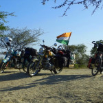 Drei Biker in Indien